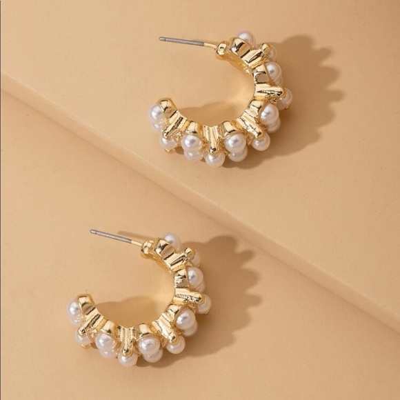 Faux Cluster Pearl Hoop - Picture 2 of 7